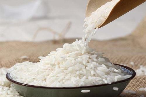  大米之中|三伏天，大米容易长虫子？超市大妈教你1招，1年不长虫，特干净