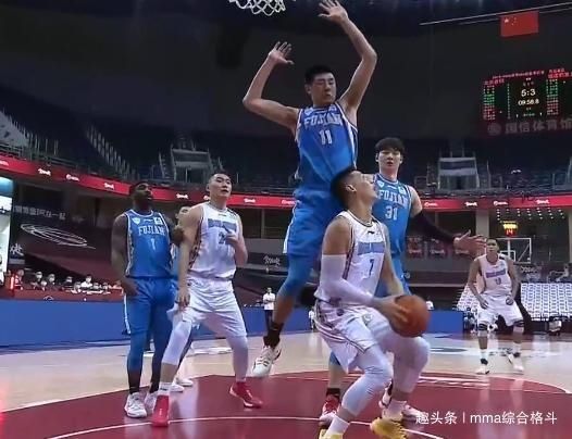  悲惨|107-75！福建悲惨一战，半场被北京打崩心态，陈林坚末节发力晚了