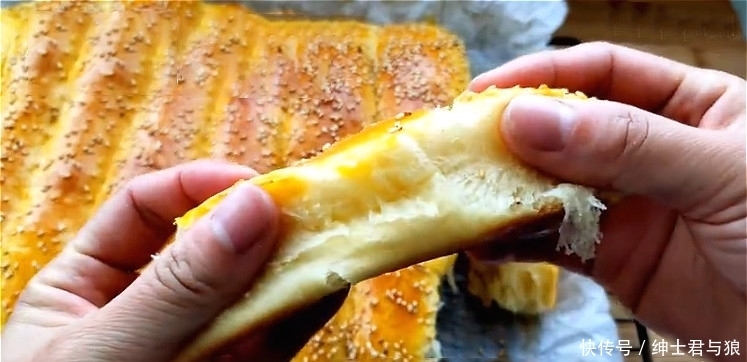 拉丝|教你真正懒人面包做法,不用揉面,不用黄油,出炉拉丝又柔软