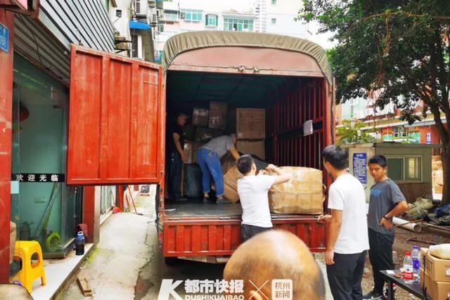  爆款|95后小伙靠卖品牌“爆款鞋”3年赚7000多万！亲戚都帮他打工！手机上每秒10多个订单