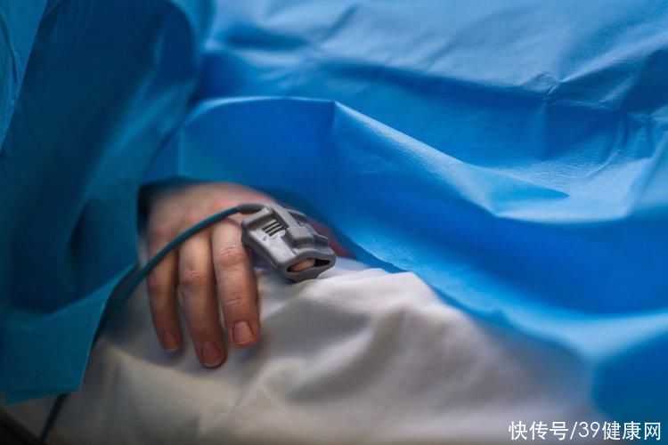 一台10万的手术主刀医生能赚多少(手术室揭秘：一台10万的手术，主刀医生能拿多少？三甲医生告诉你)