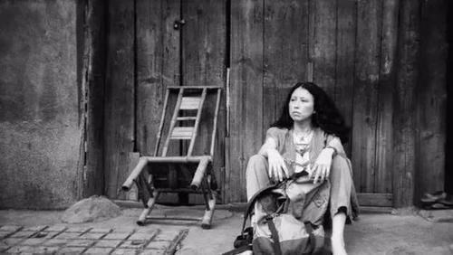  自杀|1次求婚被拒，2任丈夫死亡，3次自杀，48岁离世，作家三毛的一生