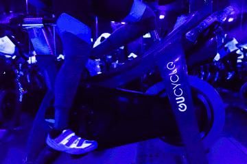  瘦身|阿黛尔是换人演了吗？200斤的体重减掉一半变成纸片人，怎么做到的！