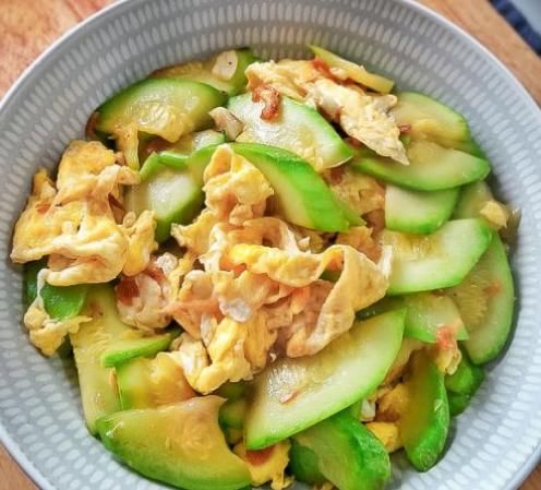 块钱|夏天,遇见此菜多买点,2块钱一斤,清凉解暑,钙质比牛奶还高