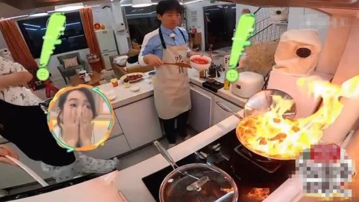 屏幕|郭麒麟做菜时没控制好火候,吓得范丞丞弹出屏幕,网友:“塑料”兄弟情