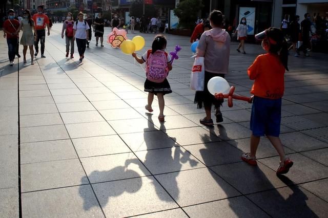 孩子|2000首诗没问题?放过孩子吧!| 就不二话