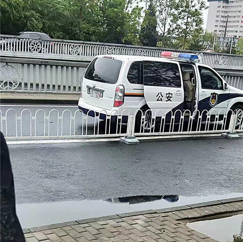 讲道理|好人难做！小伙贴钱“举报”32吨假饮料，讲道理却被8人殴打！