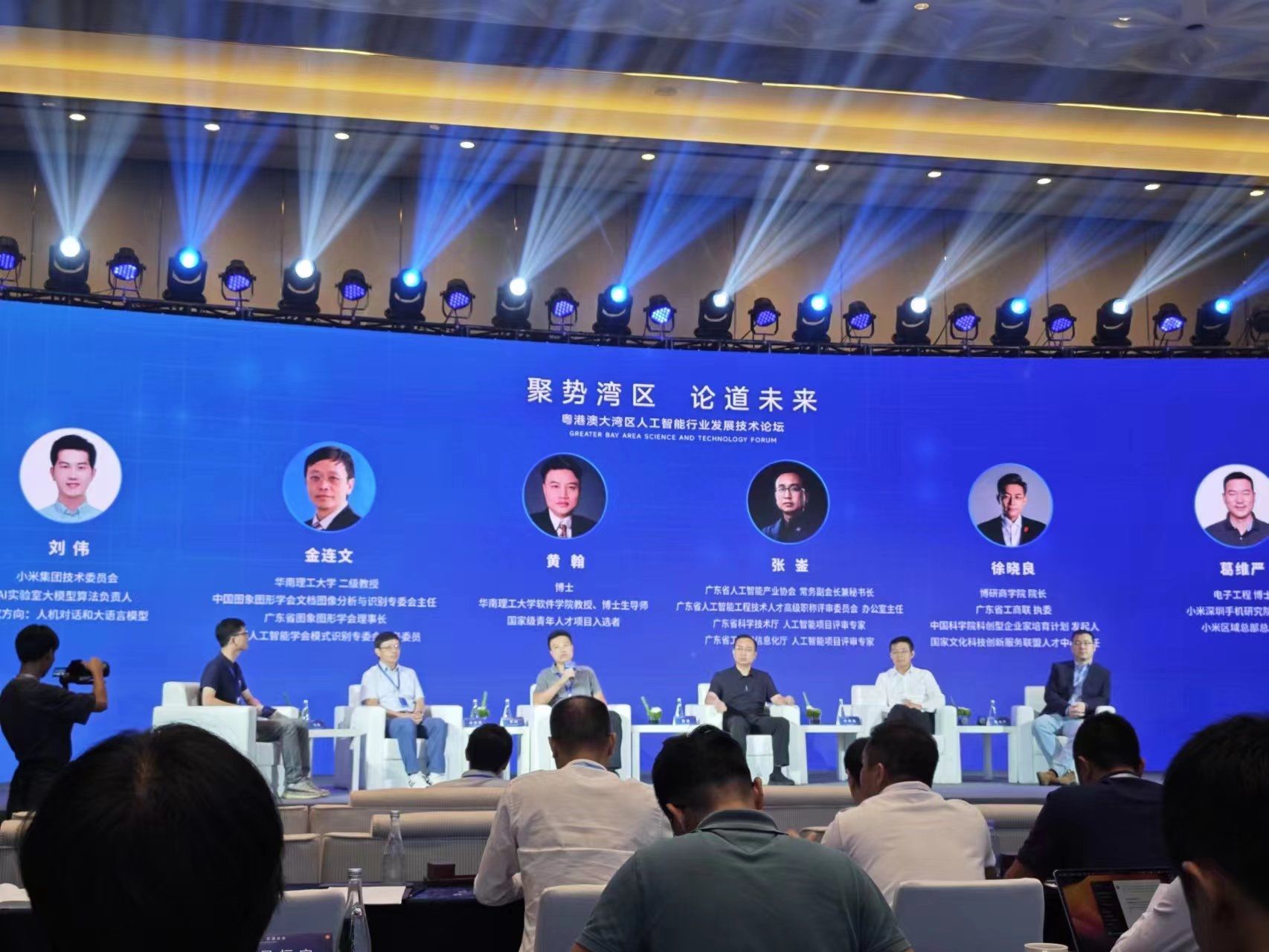 小米全面拥抱大模型：身处大时代中的小米不断成长