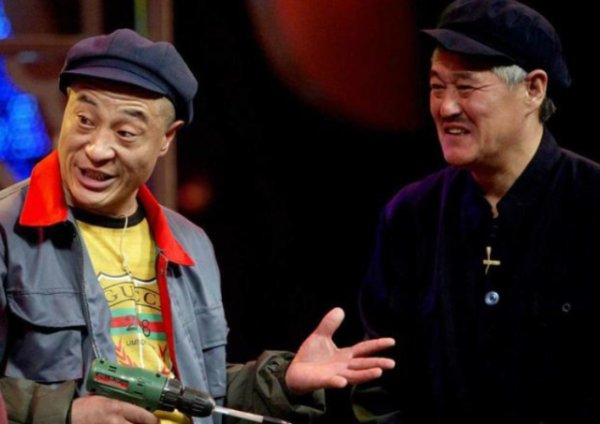  救护车|男星醉驾出车祸，烂醉如泥被扶上救护车，两度饮酒出事或面临收监