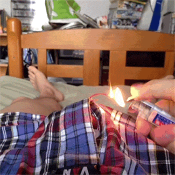  爆笑|爆笑GIF：大哥扎着小辫，你别来男澡堂子行么