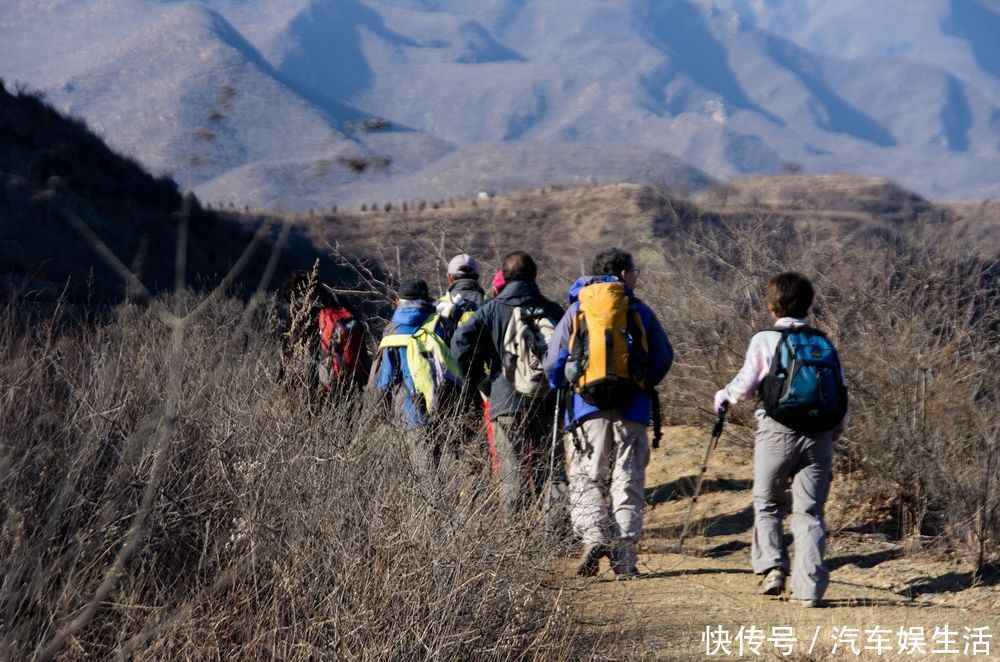 悬赏|逃犯躲进深山,警方组织上万人抓捕,最终被探险驴友拿下20万悬赏