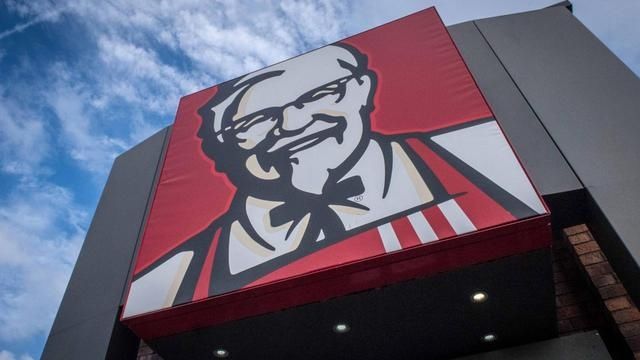 巴顿|违反防疫规定 澳洲16人吃KFC被罚$26000