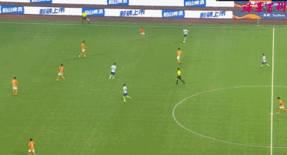  U23|中超U23出现低级失误！一脚停球5米开外 浪费外援绝佳妙传