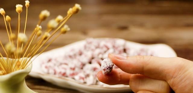  路上|花生搭配淀粉炒挂霜花生，上班肚子饿，下班路上吃的健康零食