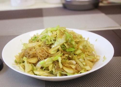  包菜|素菜好做吗？大叔教你粉丝包菜，香气扑鼻，爽脆可口，非常下饭！