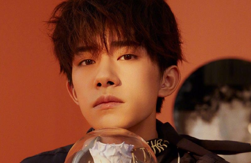  INS|易烊千玺更新INS，文案令粉丝不解，纷纷开始完形填空