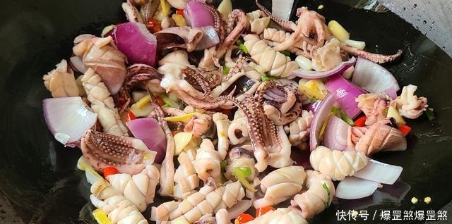 鱿鱼|爱吃鱿鱼试试这样做,香味四溢又下饭,看着都想吃,味道很棒