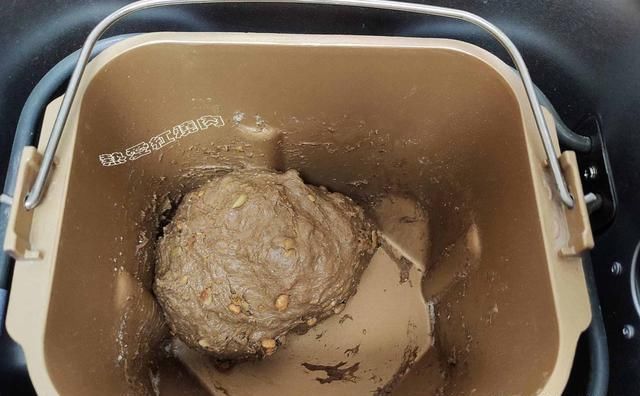  机都|黄油和厨师机都没有也能做面包，用它加凉水拌拌就可以，太省事了