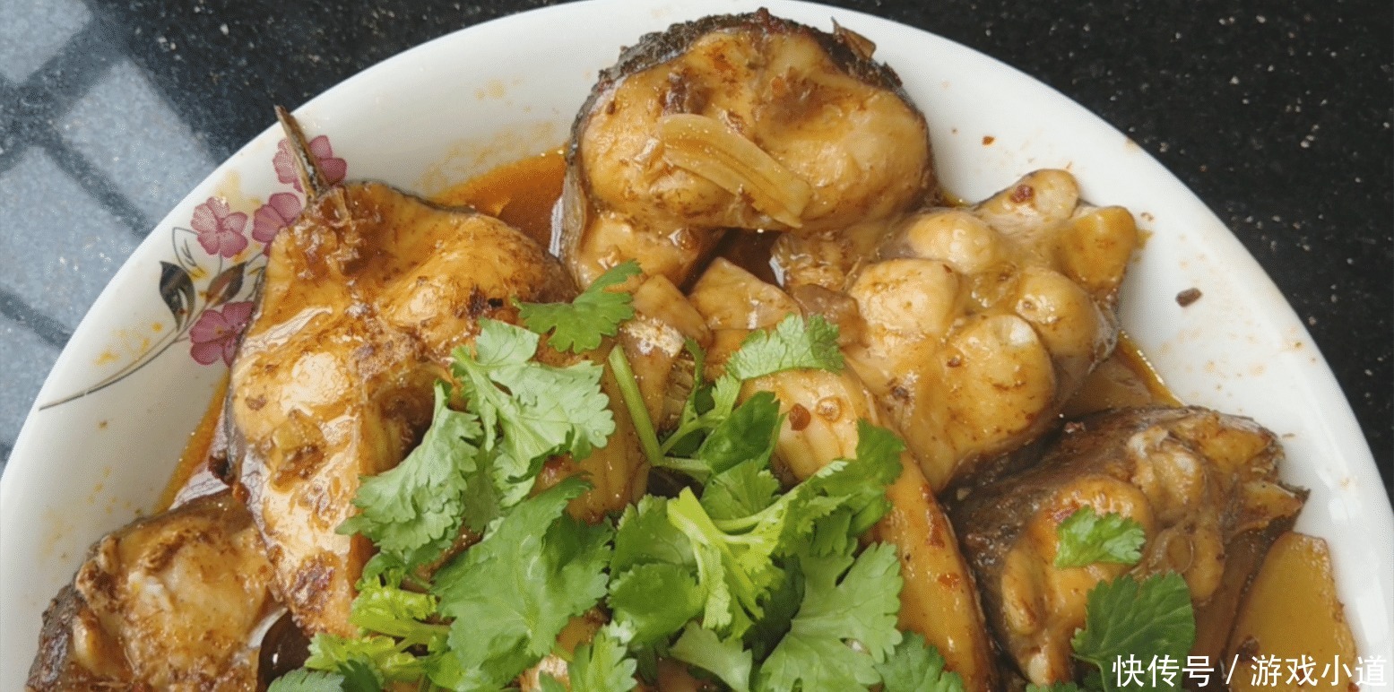 一滴水|3斤草鱼这样做吃着真过瘾,不煎不炸不加一滴水,嫩滑好吃无腥味