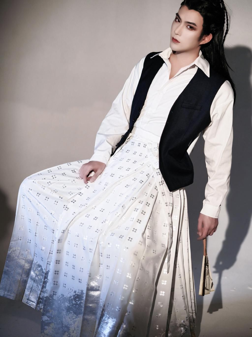 上半身|最近流行一种穿搭！上半身西装，下半身汉服！既帅气又撩人，爱了