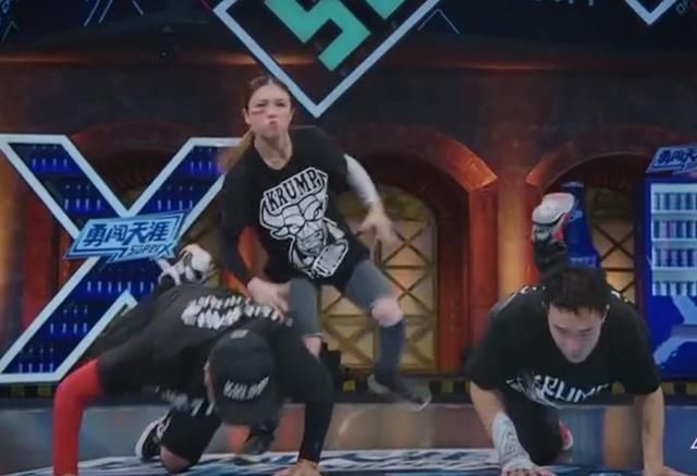  毛巾|《街舞3》第二轮，krump舞者全淘汰？张艺兴捂脸沉默