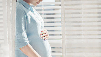 自作自受|她拼死生下双胞胎，男友却说她是个骗子：自作自受