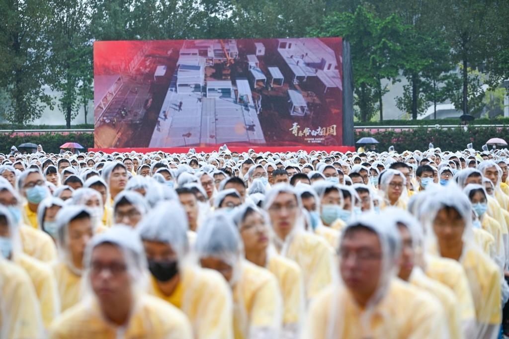  开学典礼|西南交大首次举行万人开学典礼，校长为新生送上三点建议