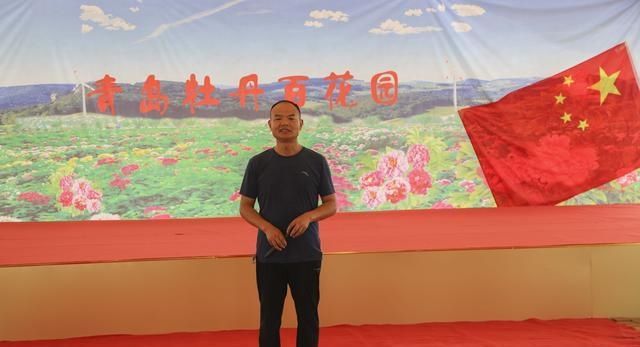  山镇|藏在宝山镇的美丽花园，不仅大丽花花开迷人眼，更有牡丹玉笑珠香