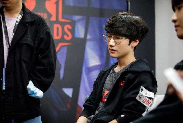 晋级|真死亡之组！两场比赛极其胶着，LGD遗憾落败仍见晋级希望