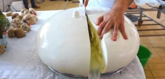 傻眼|网红花800元买“水包子”,用100斤牛奶才做成,切开后“傻眼”了