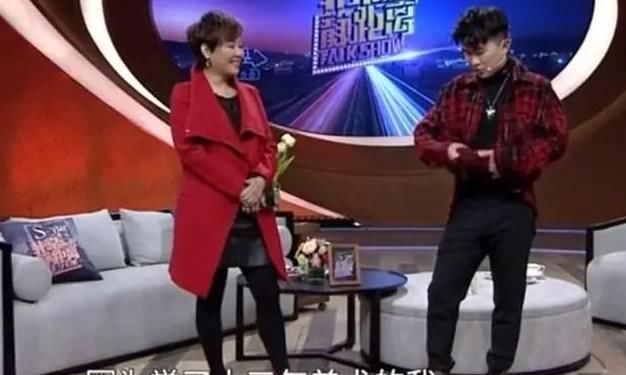 演员|他究竟有何背景？被尔冬升批演技烂，第一次演戏却＂搬动＂半个娱乐圈