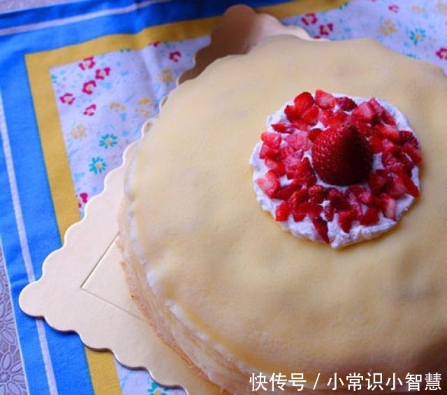 简单|草莓千层蛋糕,一口锅就能做,做法简单,营养美味!