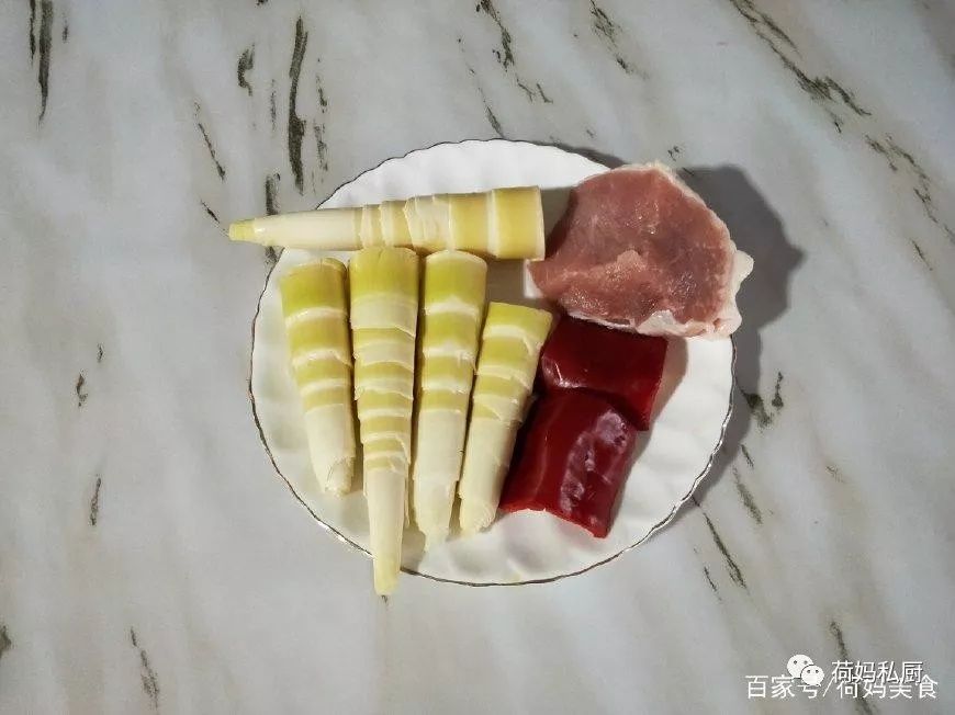 苦笋|苦笋小炒肉,简单又下饭的快手小炒,10分钟就上桌