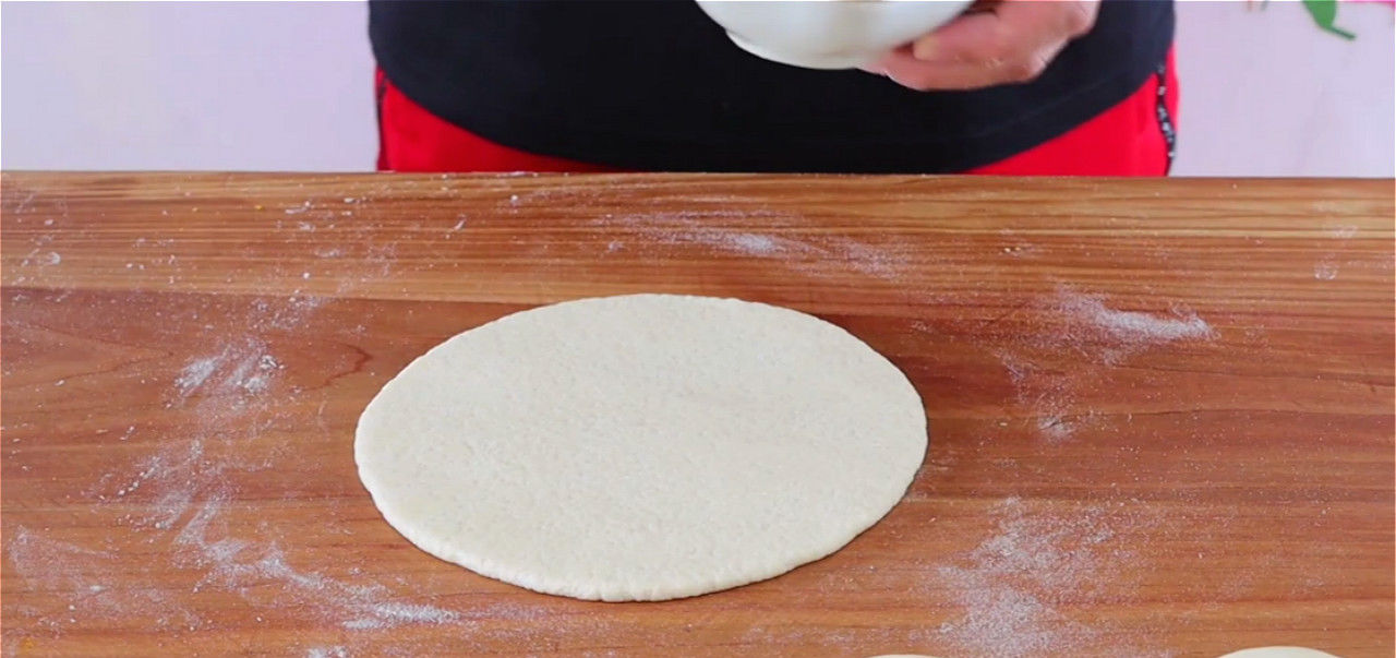  出锅暄|家常版花卷做法，一切一压，出锅暄软又香甜，新手也能做