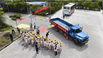 交通安全|亲子实景体验大货车“盲区”
