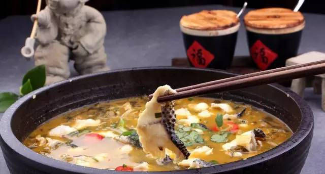  做法|精选美食：酒蒸蛤蜊、洋葱炒木耳、凉拌莴笋丝、酸菜鱼的做法