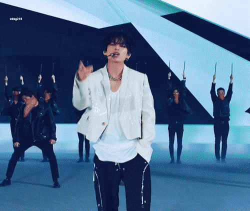  防弹|200730 昨天的舞台上像疯了一样舞蹈跳得超帅的防弹金泰亨