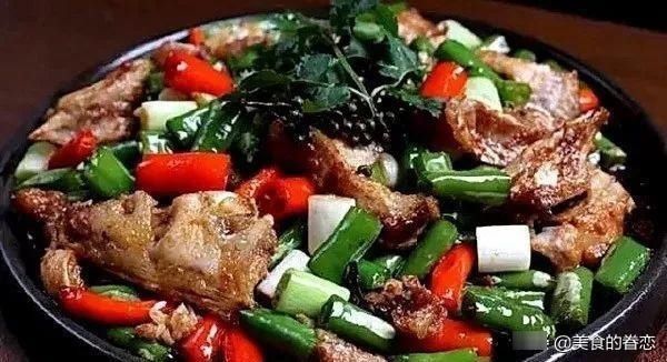  做法|风味咸鸡锅，生爆红鮰，尖椒肥肠，三鲜豆腐的做法