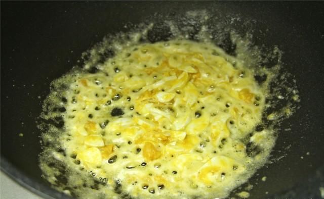  做法|苦瓜这做法，我家三天两头吃，简单一炒，平时讨厌它的爸爸都说好吃