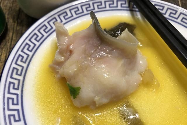 豪迈|国庆假期请同学吃饭,6菜1汤吃撑了,同学:北方菜都这么豪迈吗