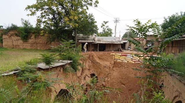 神器|农村7旬老人搞土建不请工程队，“铁杵墩”是神器，看是啥工具