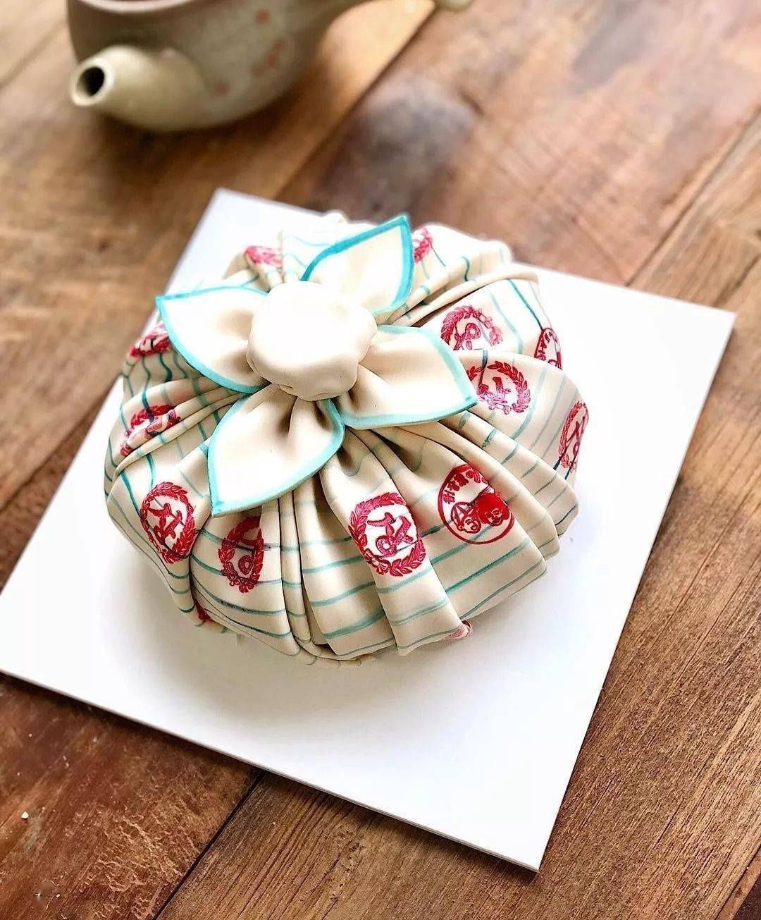 包袱蛋糕|脑洞太大韩国小姐姐晒神秘蛋糕,引百万粉丝每天催更太美了,每一张都让我流口水…