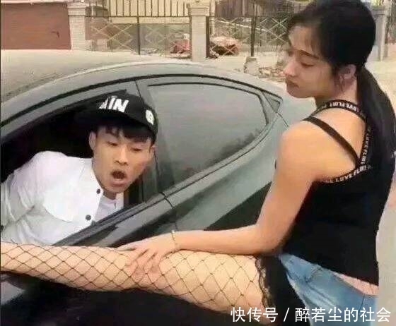 凉爽|妹子,你这衣服是咋穿的?看着都凉爽