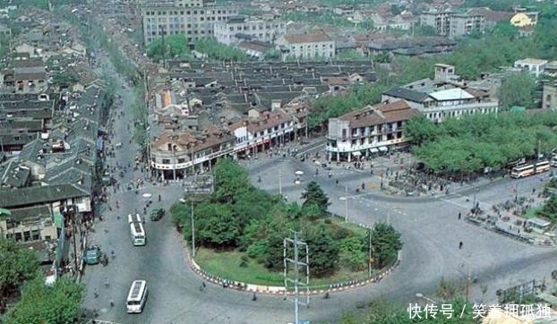  代中国历史老照片|80年代中国老照片: 图3现都是有钱人、图5你一定玩过、图8已经失传