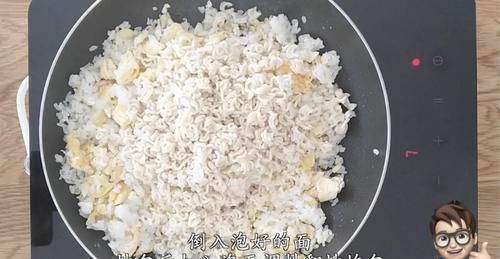 创意|爆红日本的泡面炒饭，创意新吃法还是黑暗料理，到底是个什么味儿