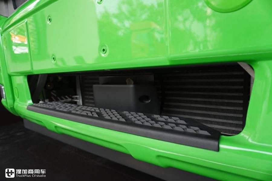  推出|解放J6P推出一款砂石料运输牵引车，配置怎么样？实拍带你看看