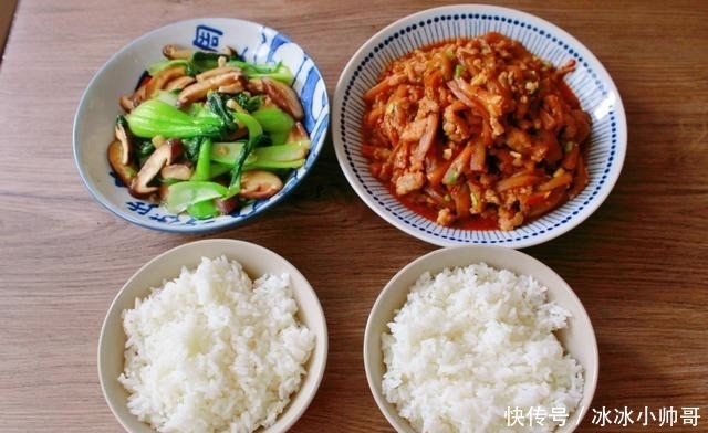 夫妻俩|三线城市,夫妻俩的6天午餐,顿顿两道菜,很满足,不剩菜不浪费