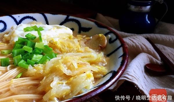 白菜鸡蛋汤|不到6毛一斤的食材,比萝卜还便宜,维C比苹果高4倍秋季多吃