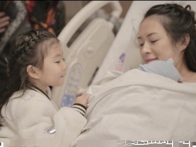 骨相美|章子怡垮脸有感：生孩子没关系，生二胎就需要慎重了