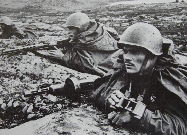 世界大战|波兰为何否定二战苏联的贡献？背后暗藏肮脏交易，波兰成受害者